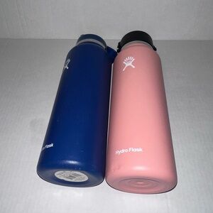 HydroFlask Lot Of 2, 40 oz, Cobalt Blue And Grapefruit Pink